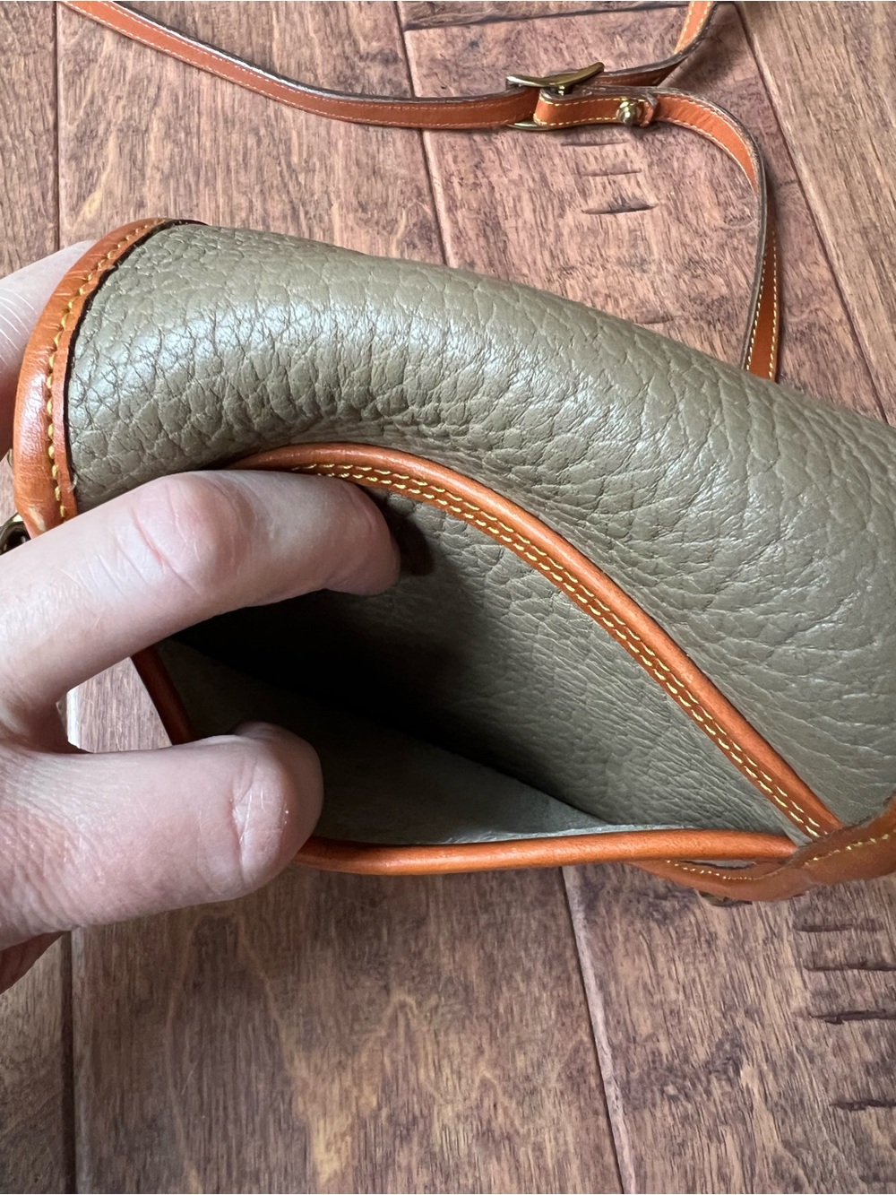 Vintage Dooney & Bourke AWL Duck Logo Mini Saddle Rare Crossbody Leather Bag - Picture 8 of 13